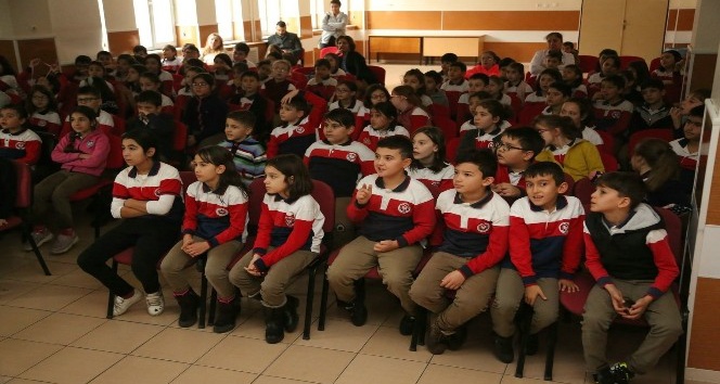 Odunpazarı’ndan İbrahim Karaoğlanoğlu İlkokulunda sıfır atık eğitimi