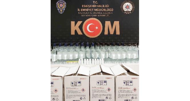Polisin şüphelendiği araçtan 168 şişe kaçak alkol çıktı