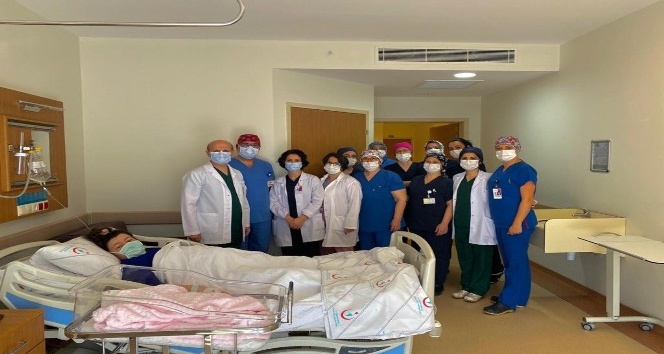 Eskişehir Yunus Emre Devlet Hastanesi Tüp Bebek Merkezinde ilk bebek