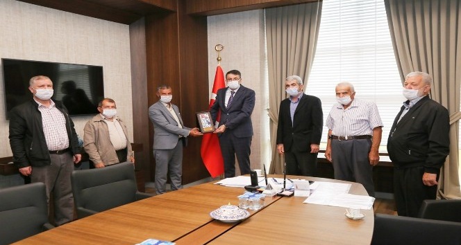 Vali Çelik, şehit babalarını ağırladı