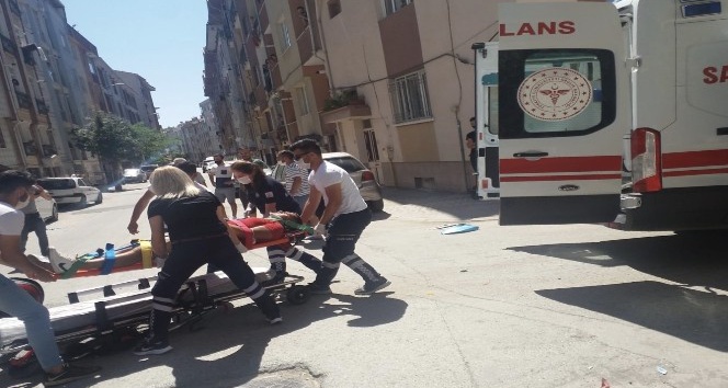 Motosiklete çarpan otomobil kaçtı