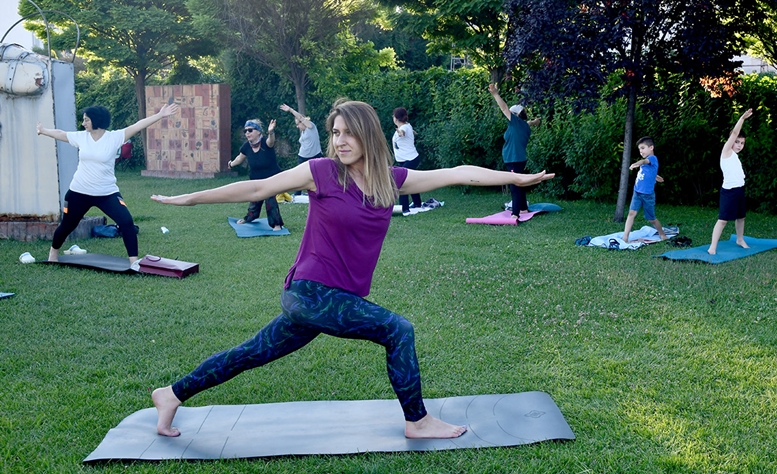 Açık havada yoga keyfi