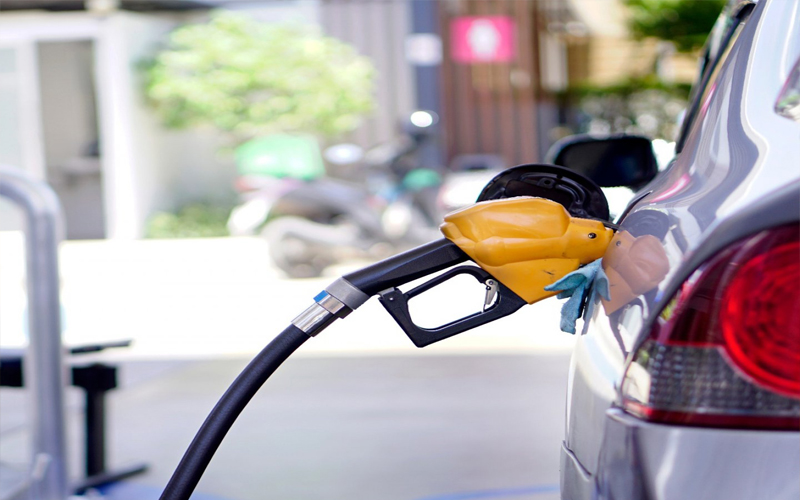 İndirimlerin ardından benzine okkalı zam!