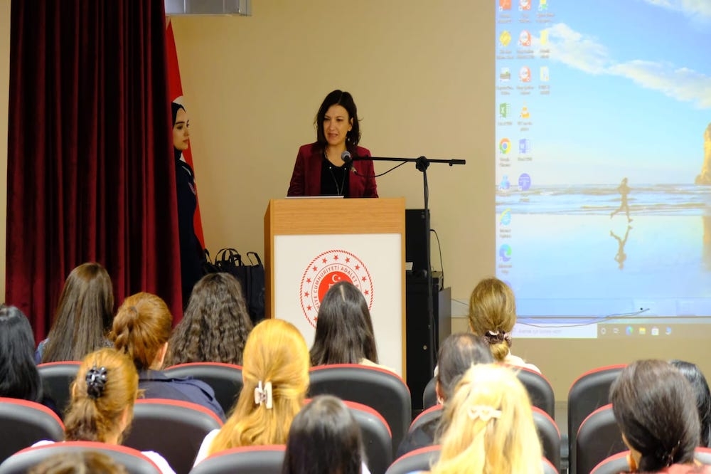 Cezaevindeki kadınlar sertifikalarını aldı