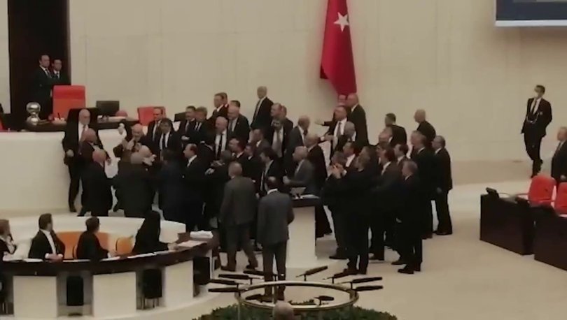MECLİS’TE KAVGA! MİLLETVEKİLİ ELEKTROŞOKLA HAYATA DÖNDÜ