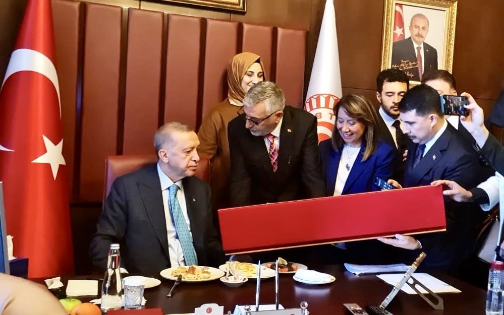 Cumhurbaşkanı Erdoğan’a İnönü’den değerli hediye