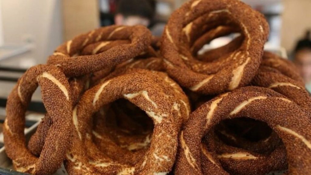 Simit bugünden itibaren 5 lira