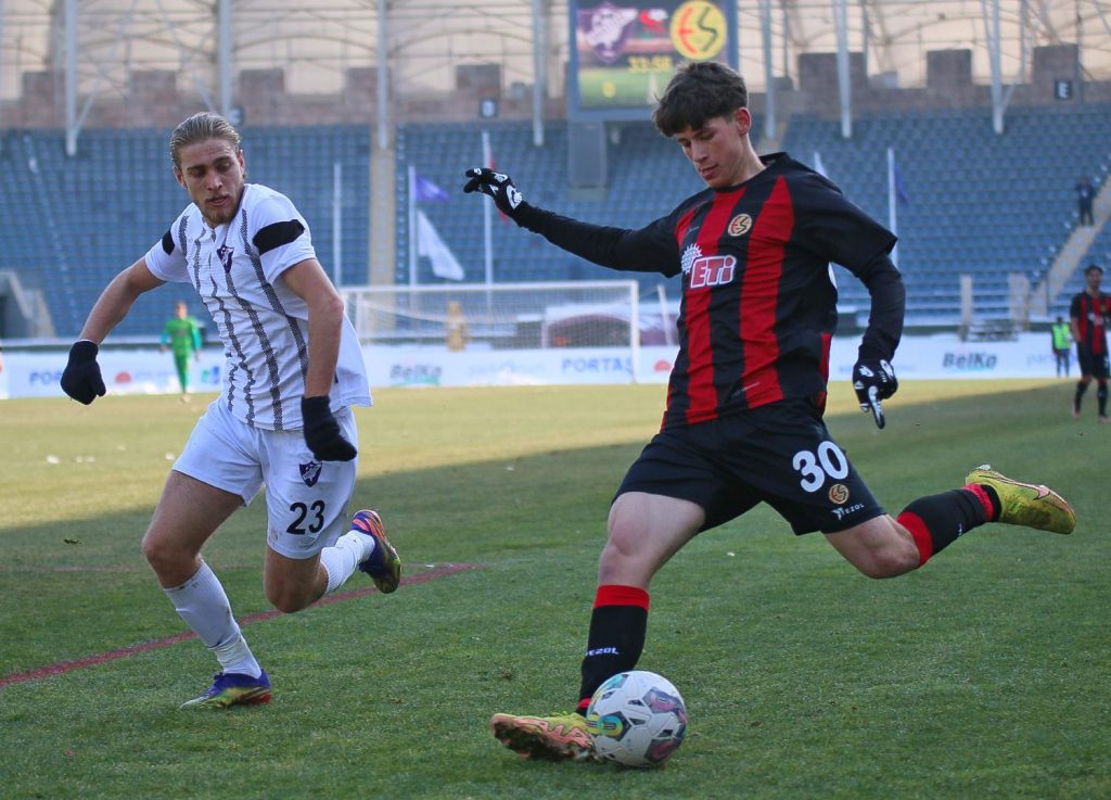 Es Es deplasmandan 1 puanla döndü