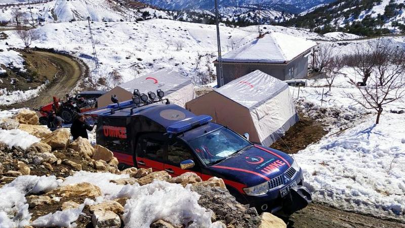Eskişehir UMKE, afet mağdurlarına şifa dağıtıyor