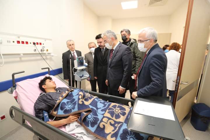 Vali Ayyıldız’dan depremzedelere ziyaret