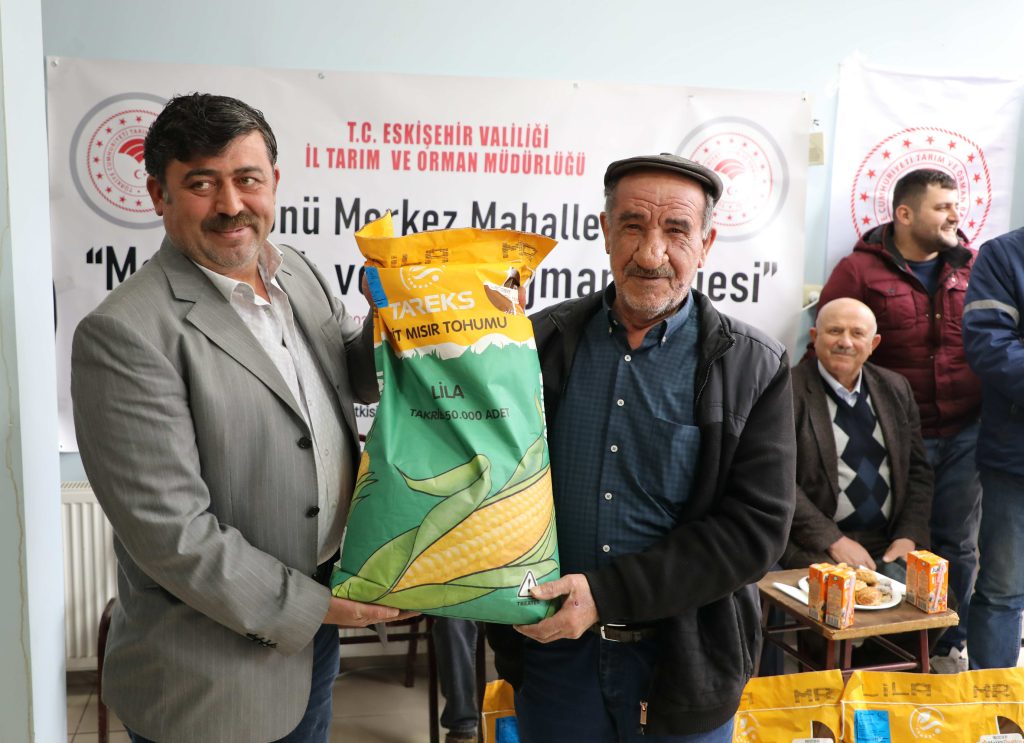 İnönü’de 582 dekar meranın ıslahı için tohum teslim töreni