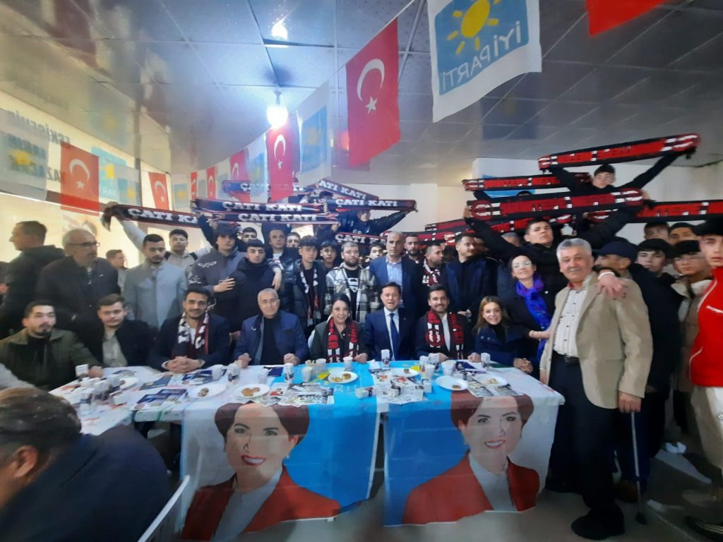 Nebi Hatipoğlu’nun Şirintepe seçim bürosu törenle açıldı
