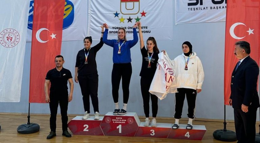 Anadolu Üniversitesi öğrencisi gururlandırdı