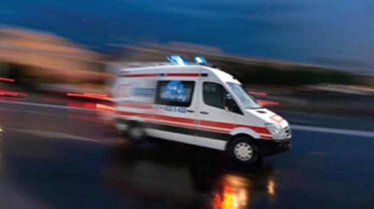 Kilometrelerce ambulansı kovalayan baba ve oğlu tutuklandı