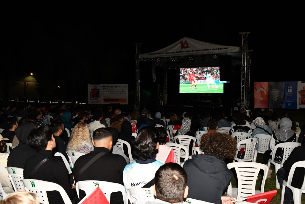 Milli maç heyecanını müzede yaşadılar