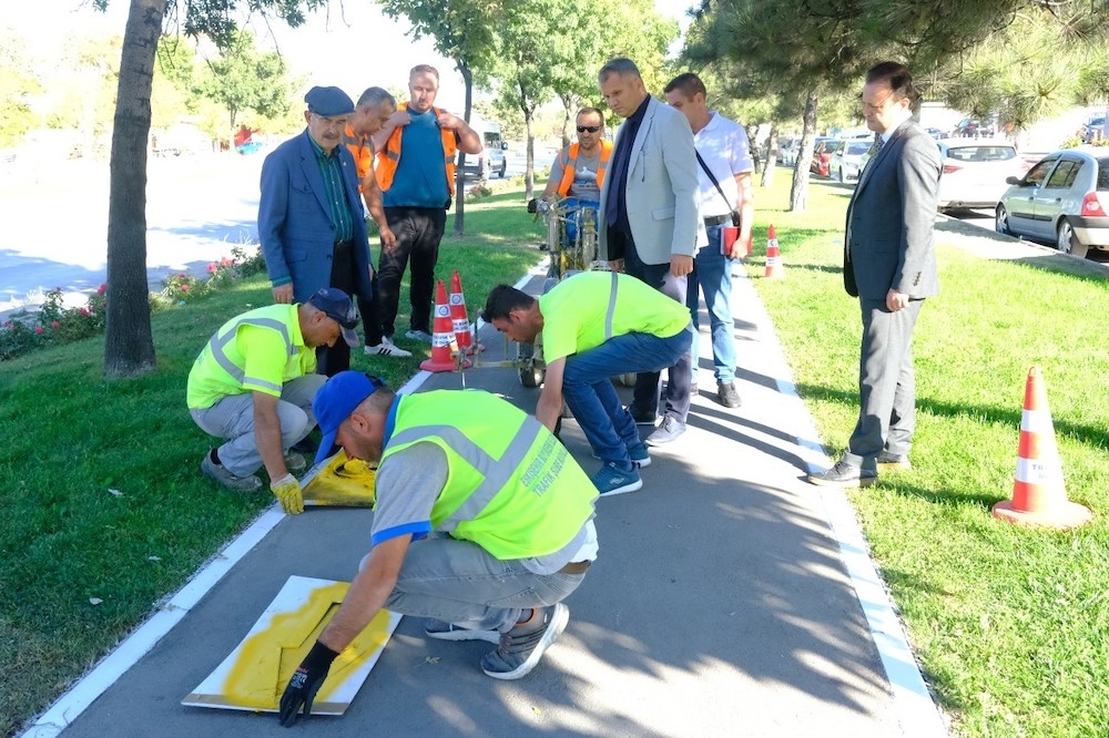 Büyükerşen Cumhuriyet Bulvarındaki bisiklet yol çalışmalarını inceledi
