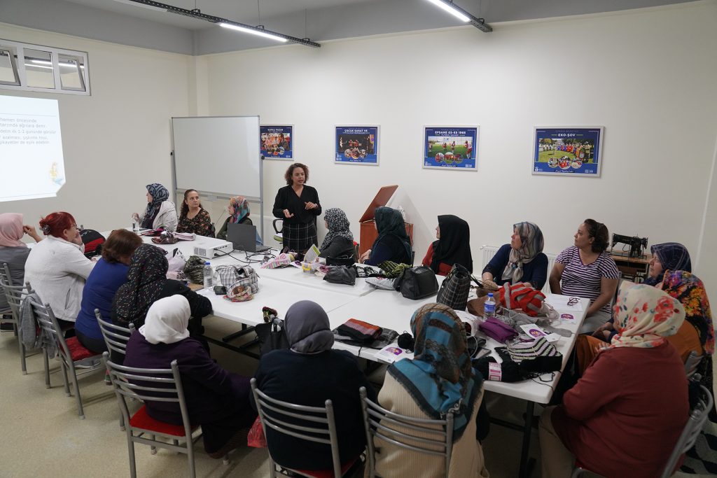 Kursiyerlere sağlık eğitimi