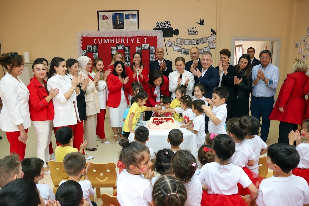 Miniklerden 100’üncü yıl coşkusu