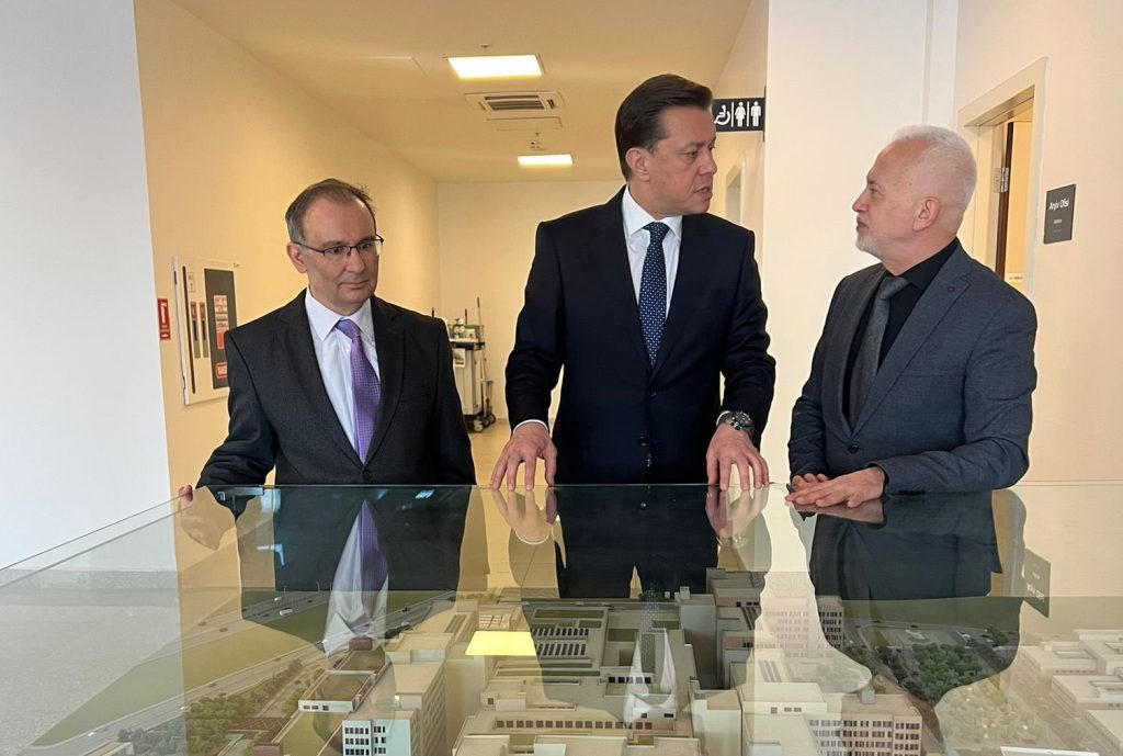 Milletvekili Hatipoğlu, Eskişehir Şehir Hastanesi’ni gezdi