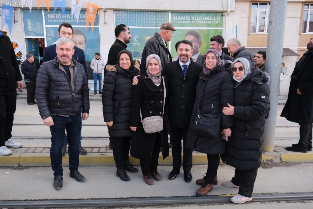 Hamid Yüzügüllü, Çamlıca’da Seçim İrtibat Ofisi açtı