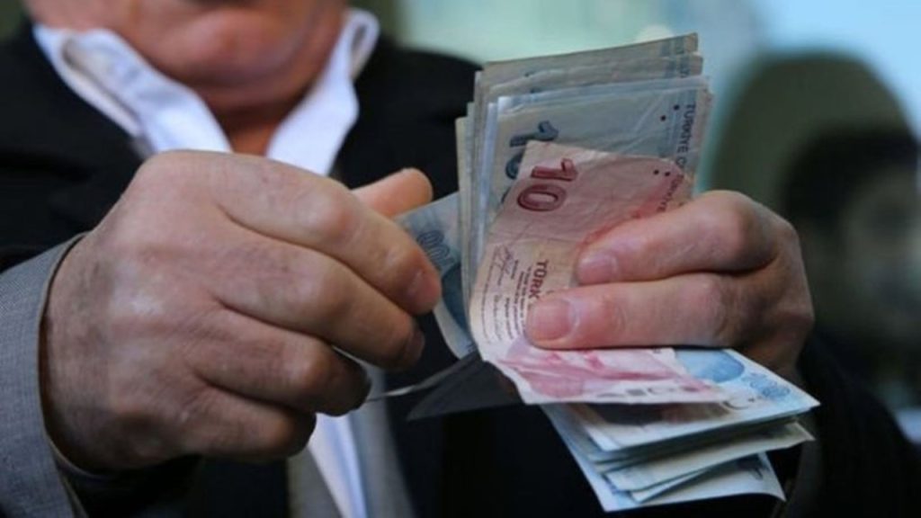 SGK mevzuatına göre emeklilere 3 maaş alma imkanı