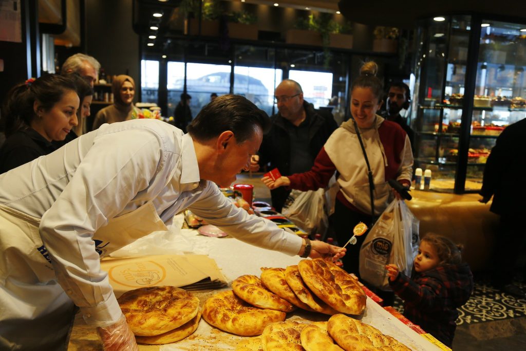 Ramazan pideleri Nebi Hatipoğlu’nun elinden