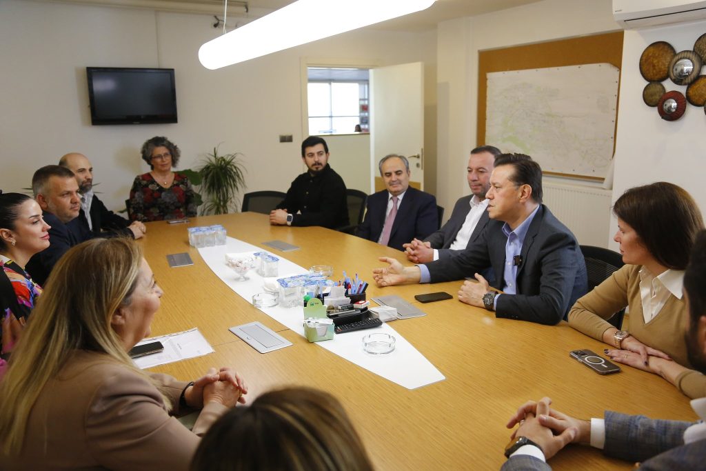 Nebi Hatipoğlu’ndan Eczacılar Odası’na ziyaret