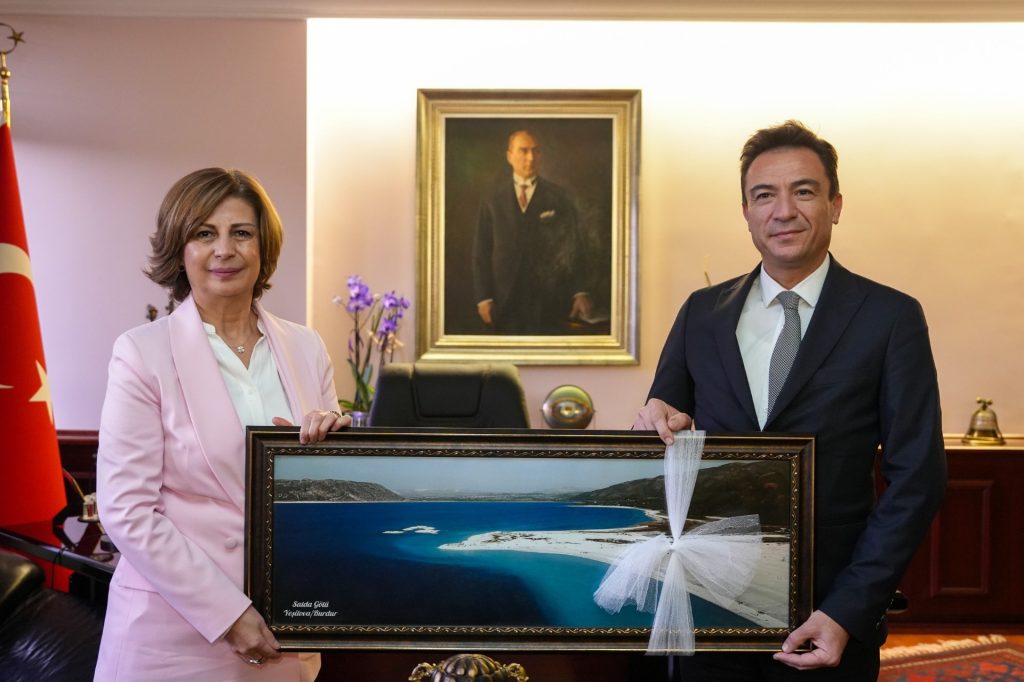 Yeşilova Belediyesi’nden Başkan Ünlüce’ye ziyaret