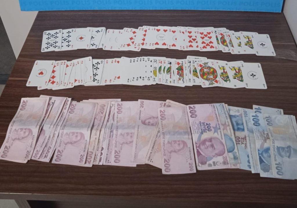 Dernekte yasadışı kumar oynayan 5 şüpheliye ceza uygulandı