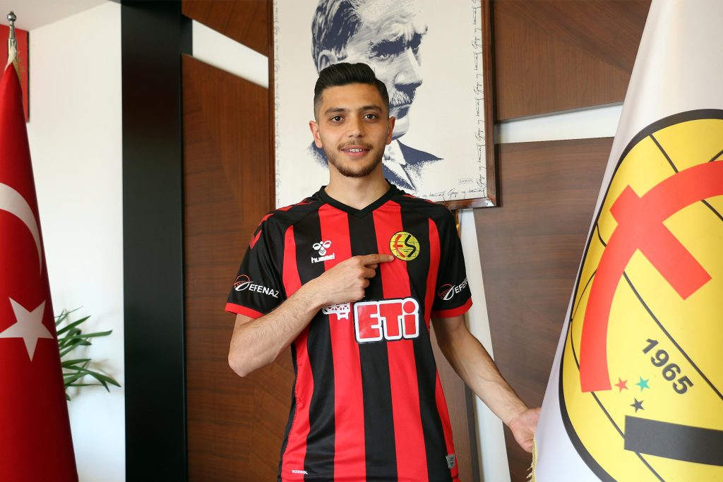 Eskişehirspor Yönetimi Emre Kılınç’ı kadrosuna kattı
