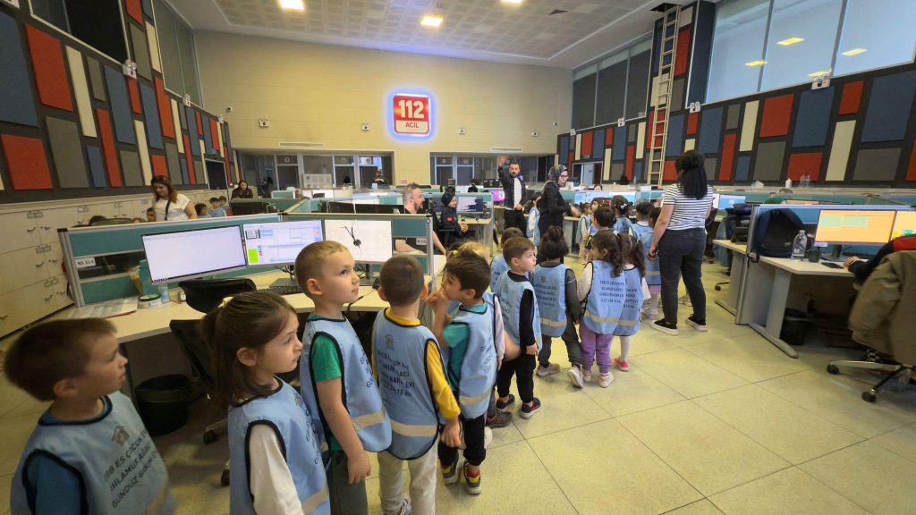 Miniklerden 112 Acil Çağrı Merkezi ziyareti