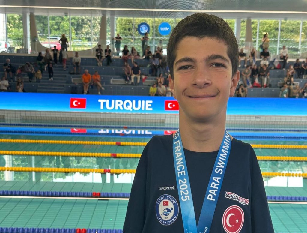 Milli yüzücü Baran Doruk Şimşek’ten çifte başarı