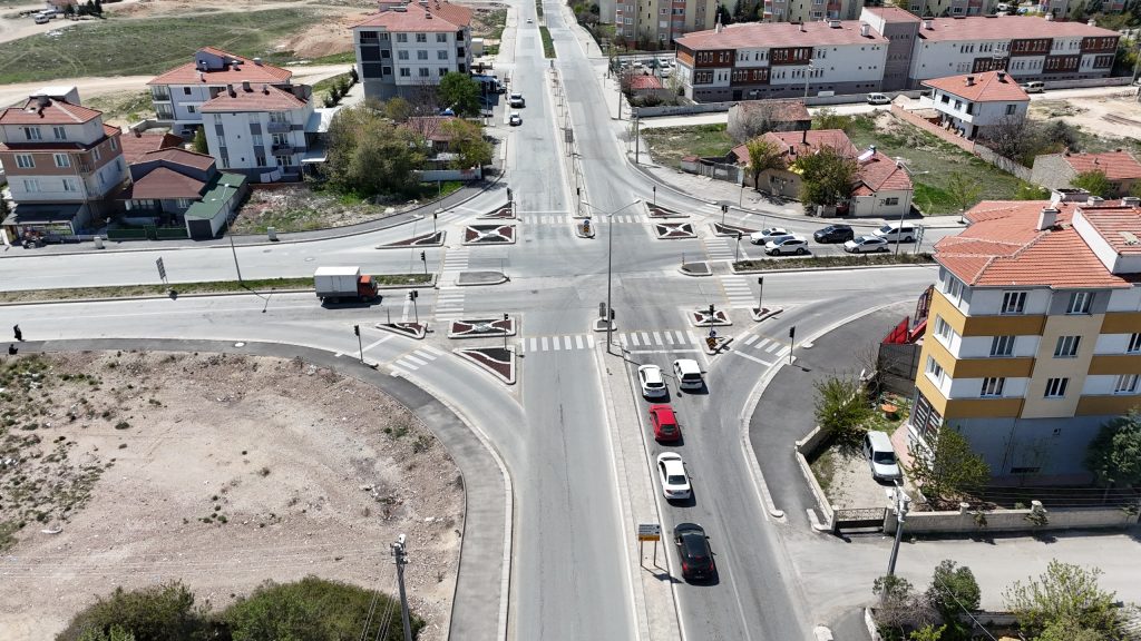 8 yeni bulvar trafiği rahatlattı