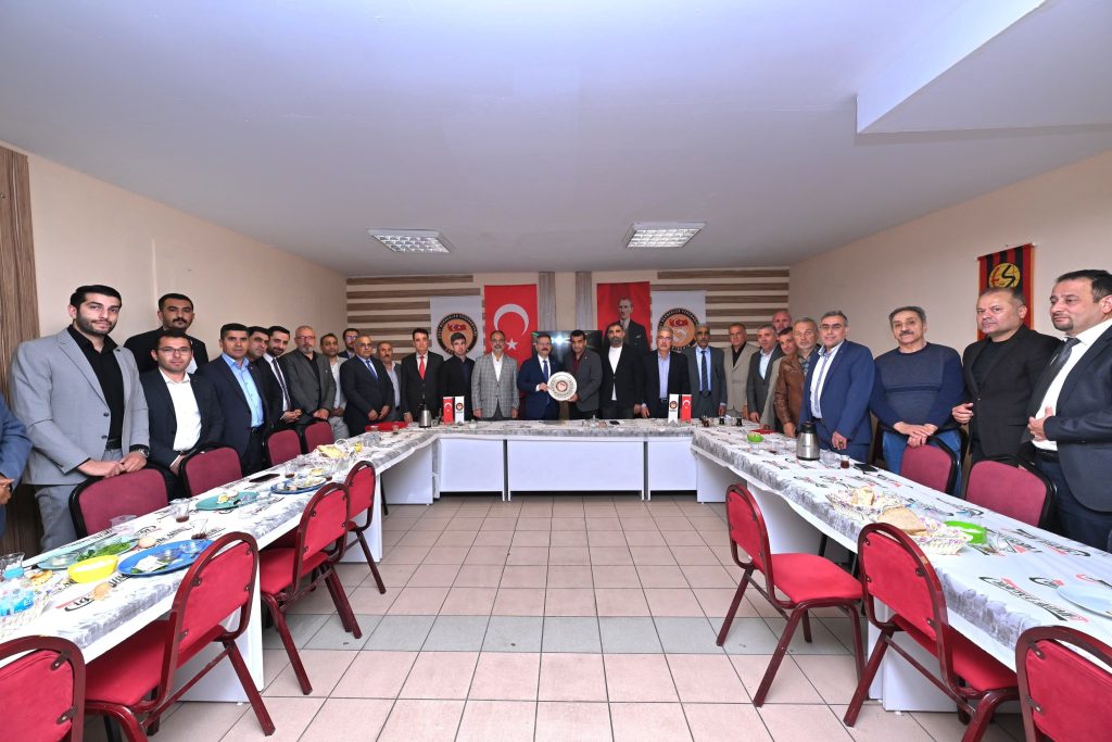 Vali Aksoy’dan Eskişehir Dost Dernekler Federasyonu’na ziyaret