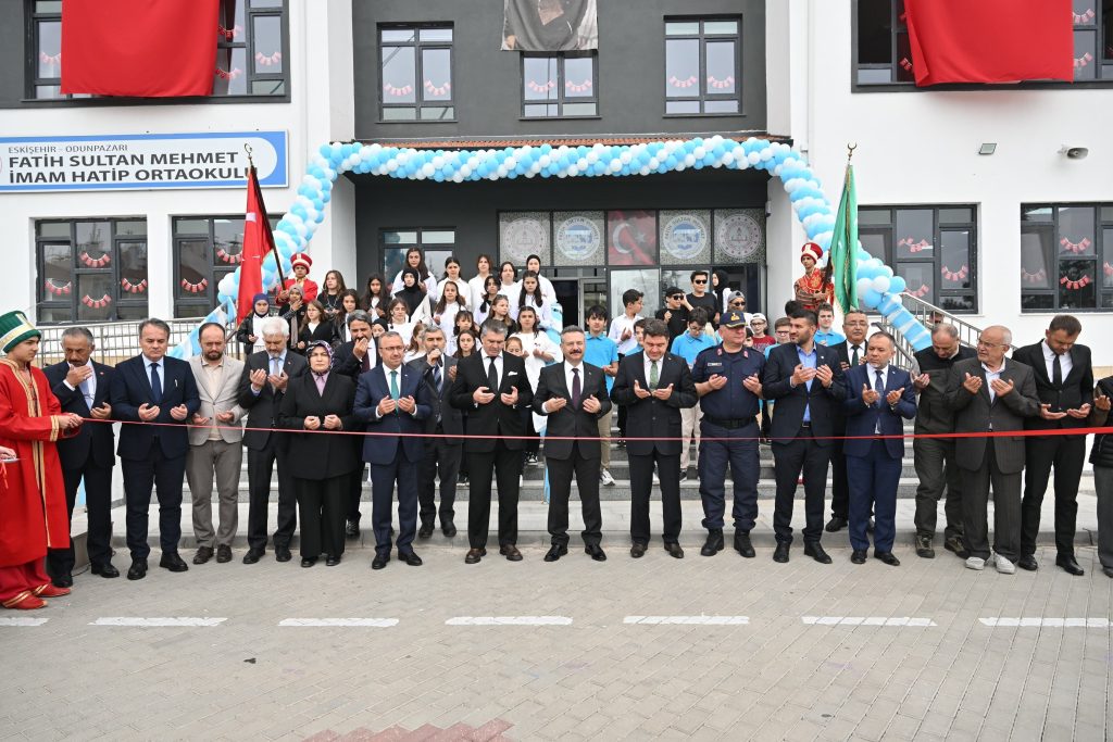 Fatih Sultan Mehmet İmam Hatip Ortaokulu törenle hizmete açıldı