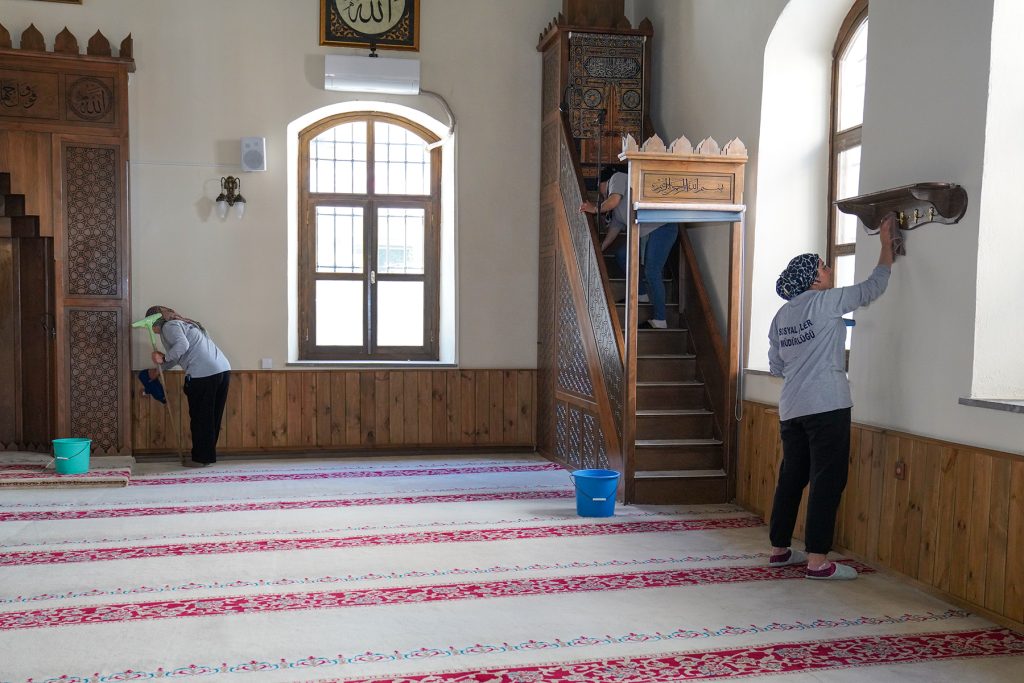 Tepebaşı’nda camiler bayram namazına hazır
