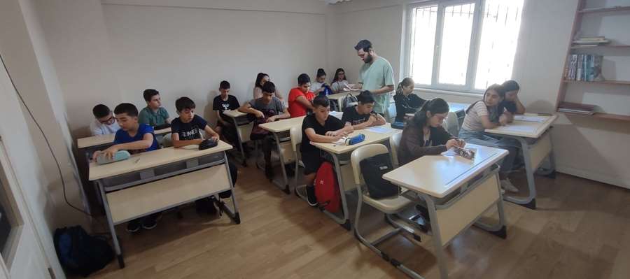 Emek Gençlik Merkezi öğrencileri LGS’ye hazırlanıyor