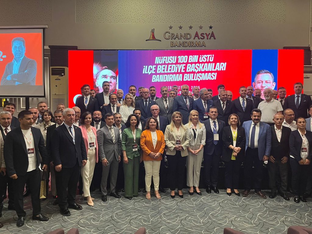 Başkan Kurt ve Ataç CHP’nin Balıkesir buluşmasına katıldı