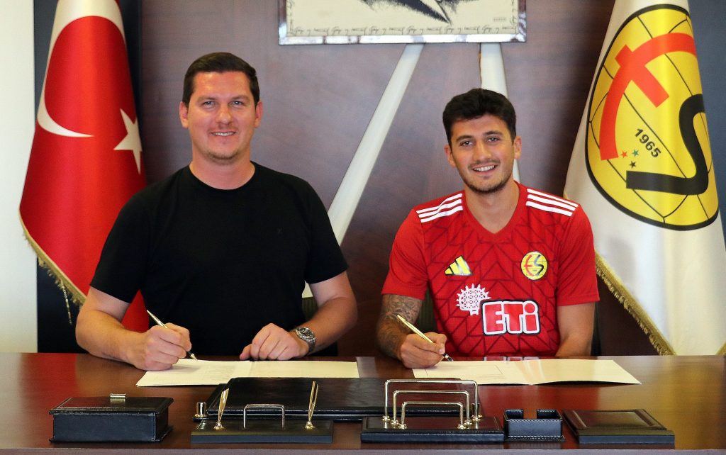 Ozan İsmail Koç, Eskişehirspor’da!