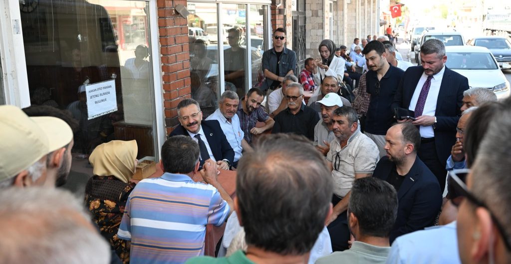 Vali Aksoy ve Milletvekili Gürcan, Seyitgazililerle buluştu