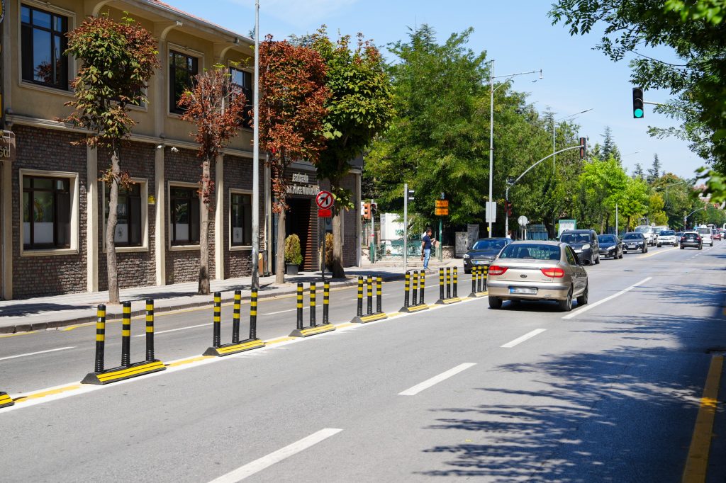 UKOME kararıyla Eskişehir’in en yoğun caddesi ikiye bölündü