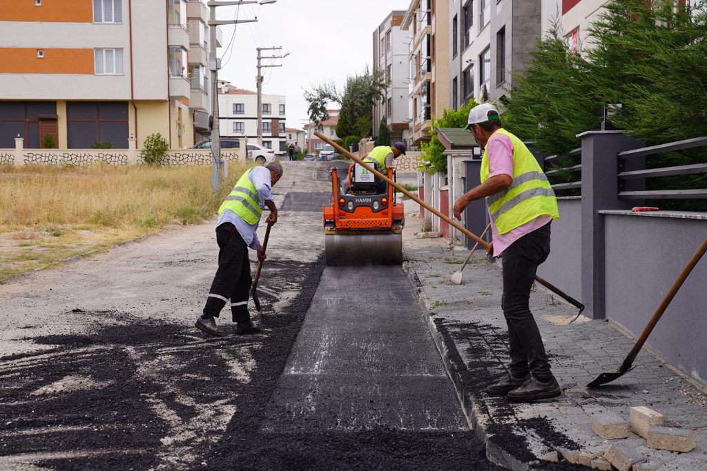 Fen işleri birçok farklı noktada aynı anda çalışıyor