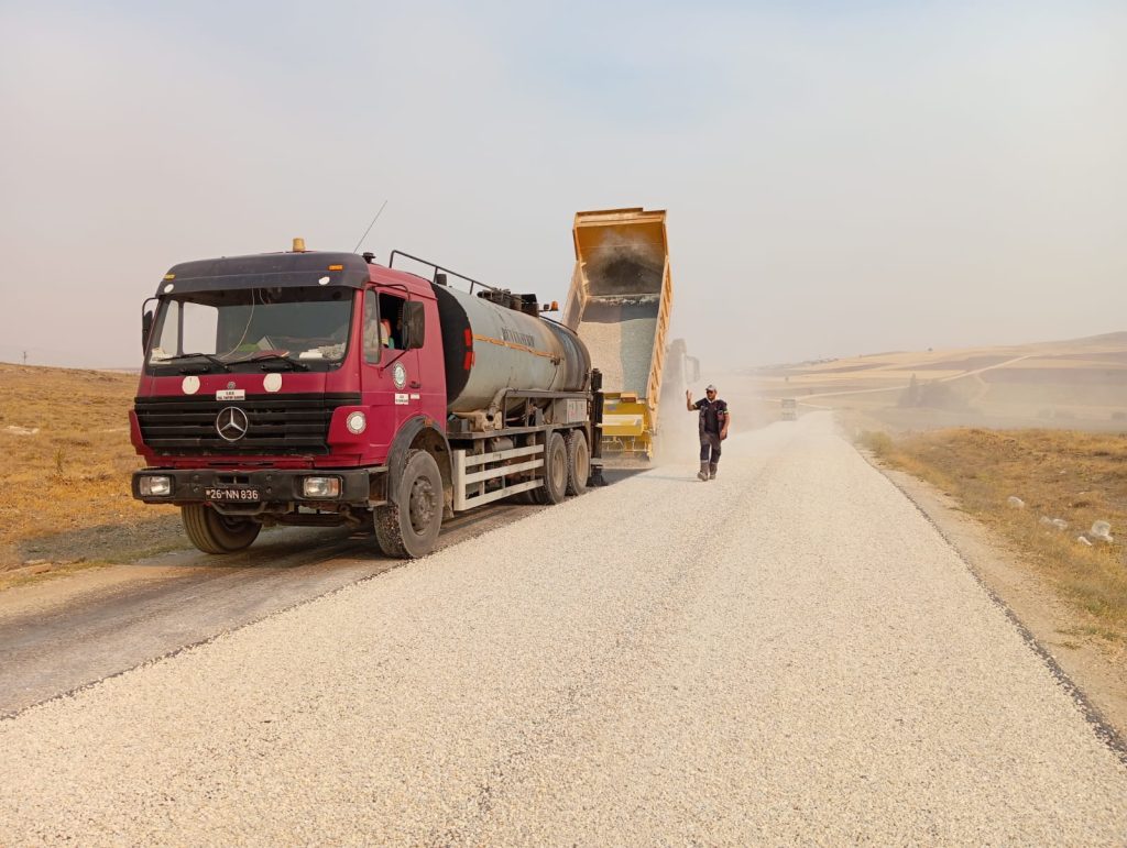 Kırsal mahalle yolları asfaltlanıyor