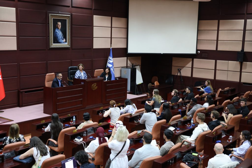 LOCALINTERNational Eğitim Programı öğrencileri Başkan Ünlüce’yi ziyaret etti