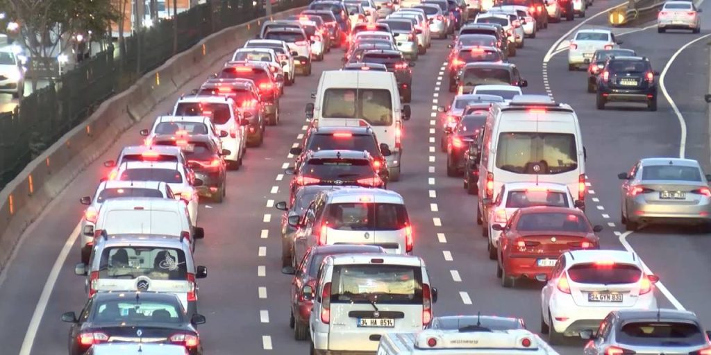 “Eskişehir’in devasa, içinden çıkılamaz, korkunç bir trafik sorunu var!”