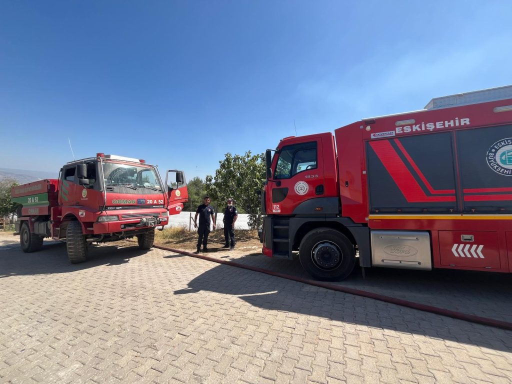 Denizli’deki orman yangınlarına Büyükşehir’den destek