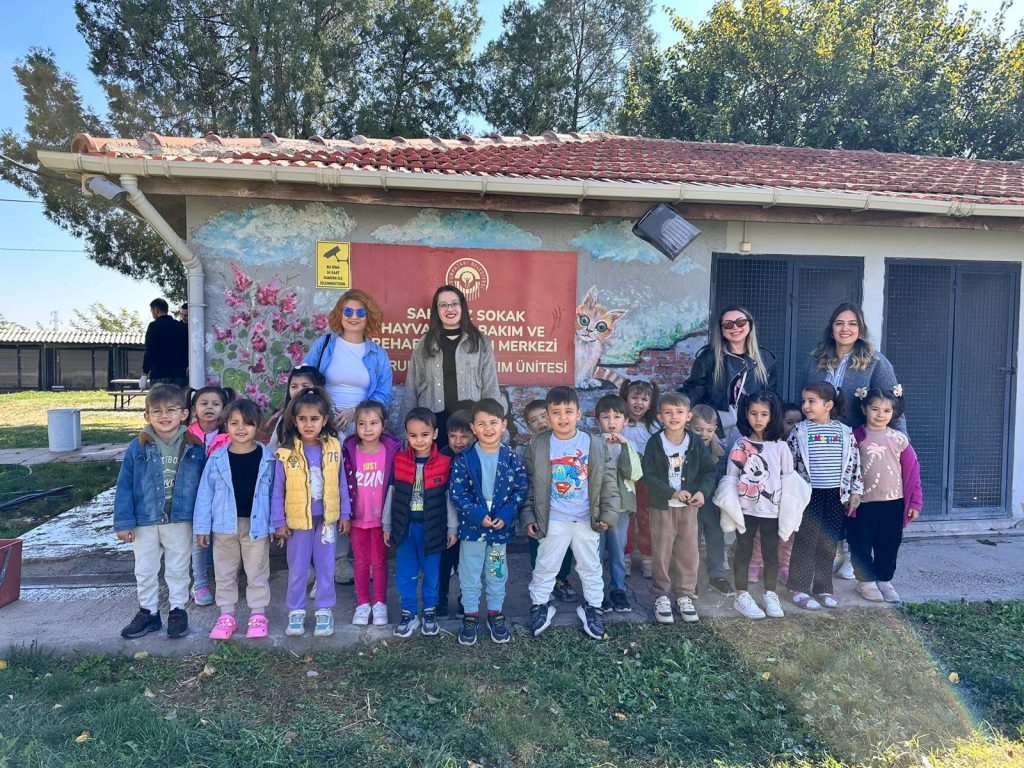 Miniklerden anlamlı ziyaret