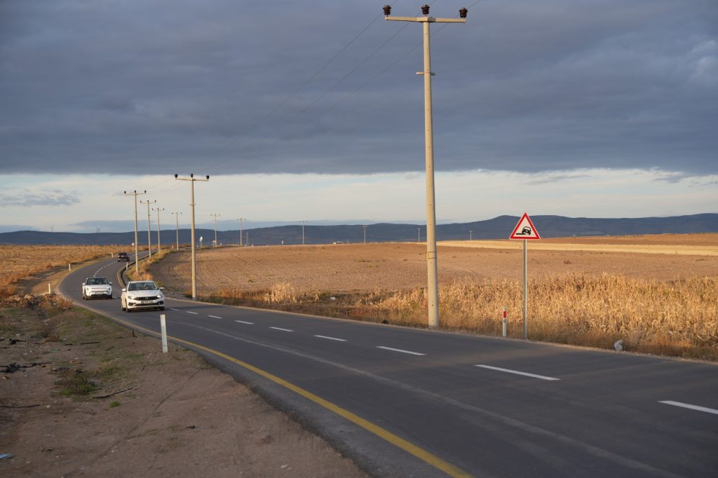 Yenilenen yollar halktan tam not aldı