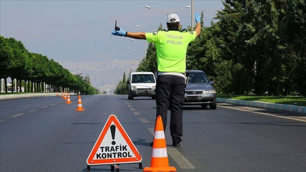 Trafik denetimlerinde 7 bin 526 adet ceza yazıldı