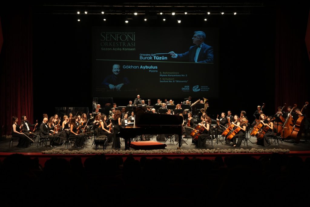 Senfoni Orkestrası sezonu açtı